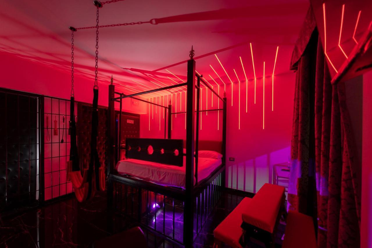 Suite Luxury Bdsm روما المظهر الخارجي الصورة