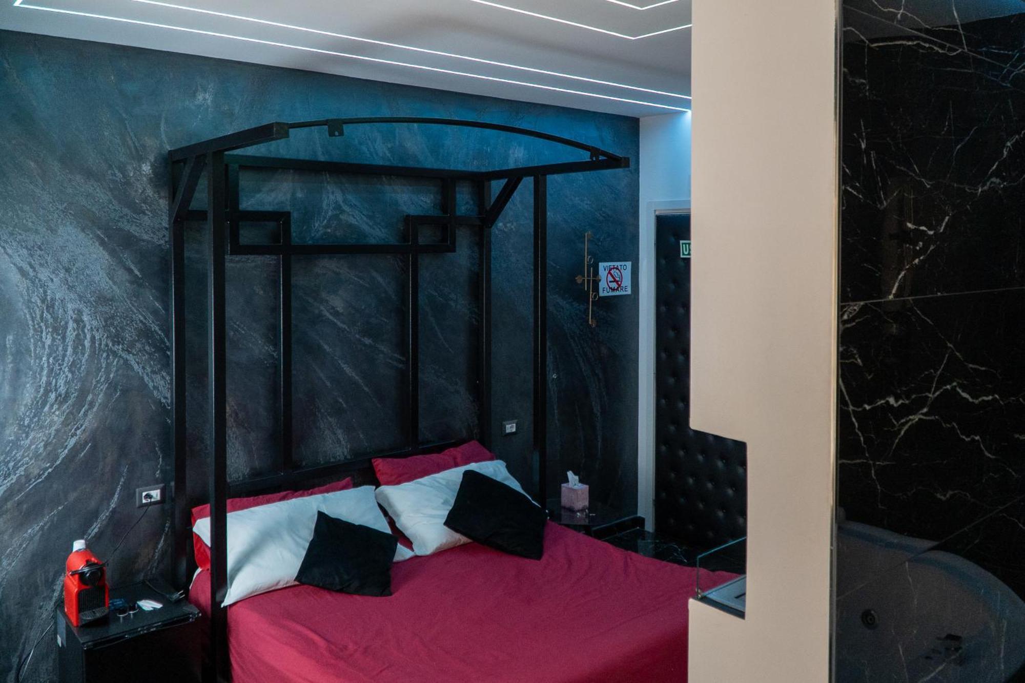 Suite Luxury Bdsm روما المظهر الخارجي الصورة