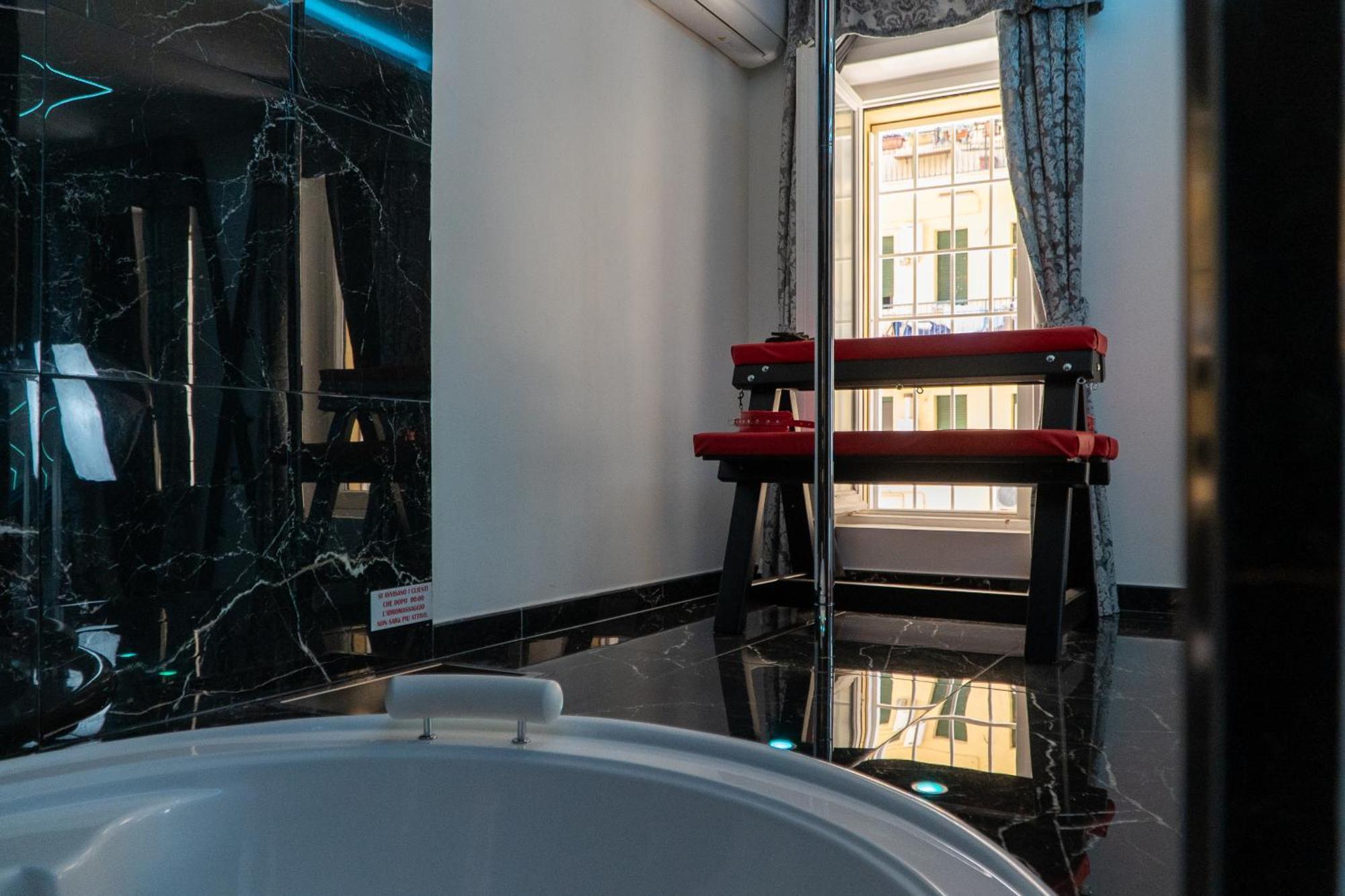 Suite Luxury Bdsm روما المظهر الخارجي الصورة
